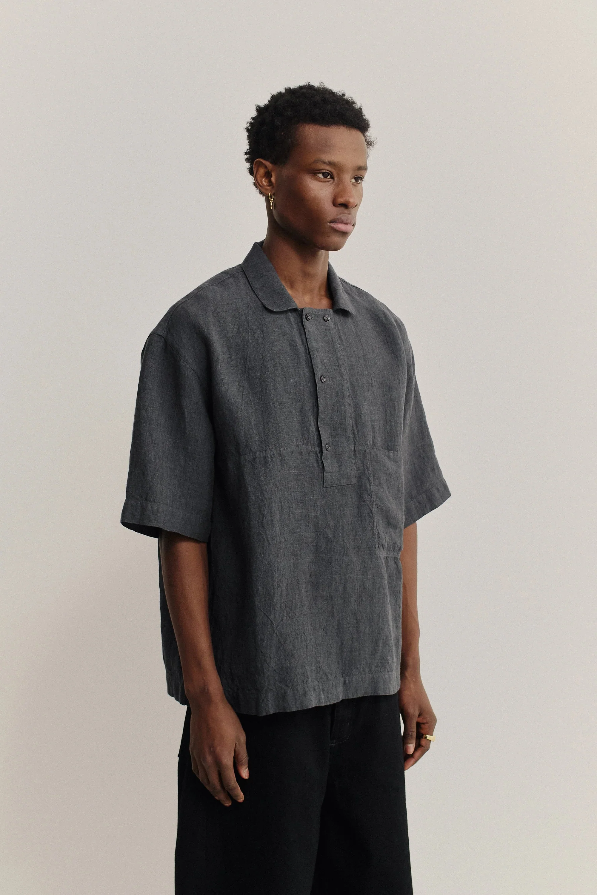 Taita Shirt Coal Linen - Image 4