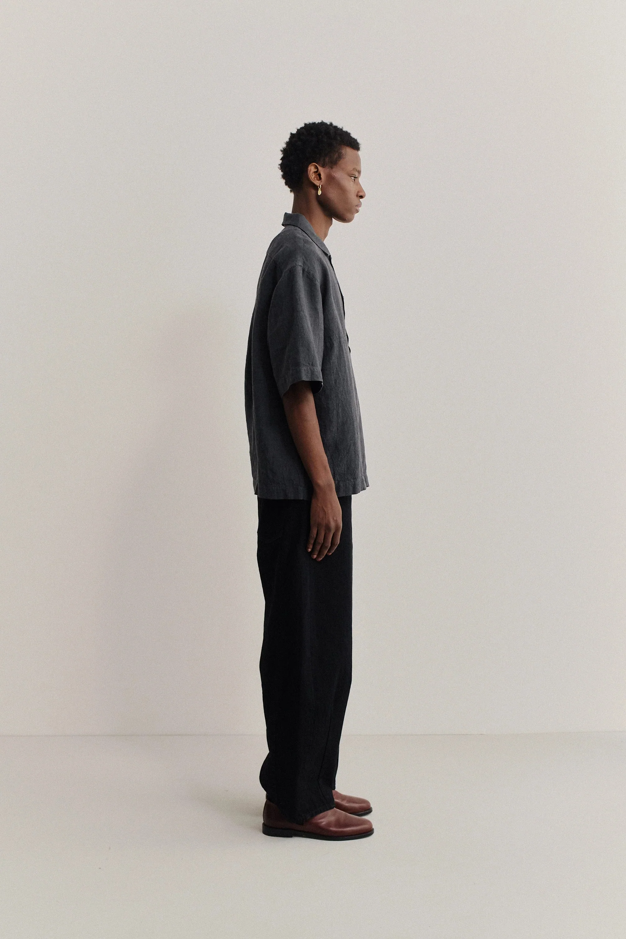Taita Shirt Coal Linen - Image 5