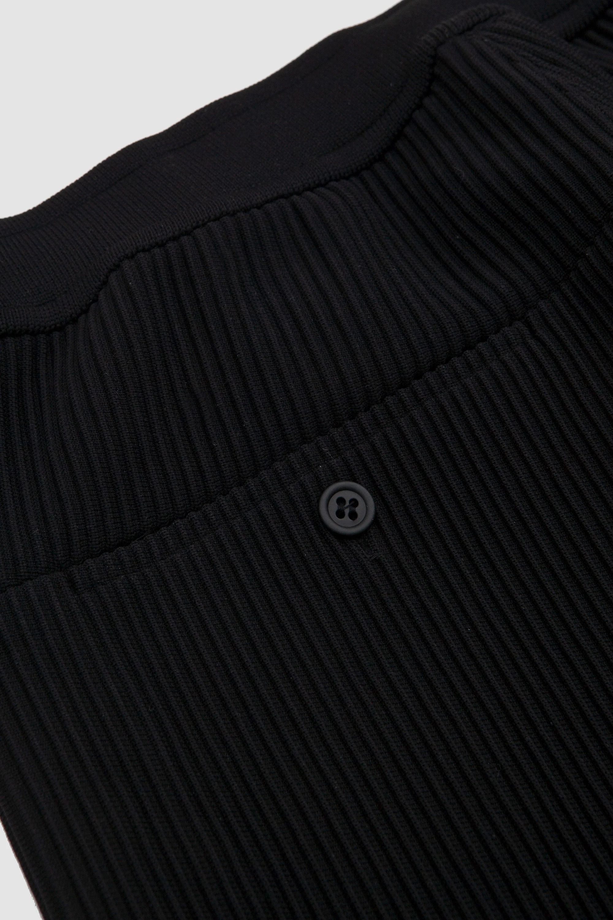 Hypha Tapered Pants Black - Image 4