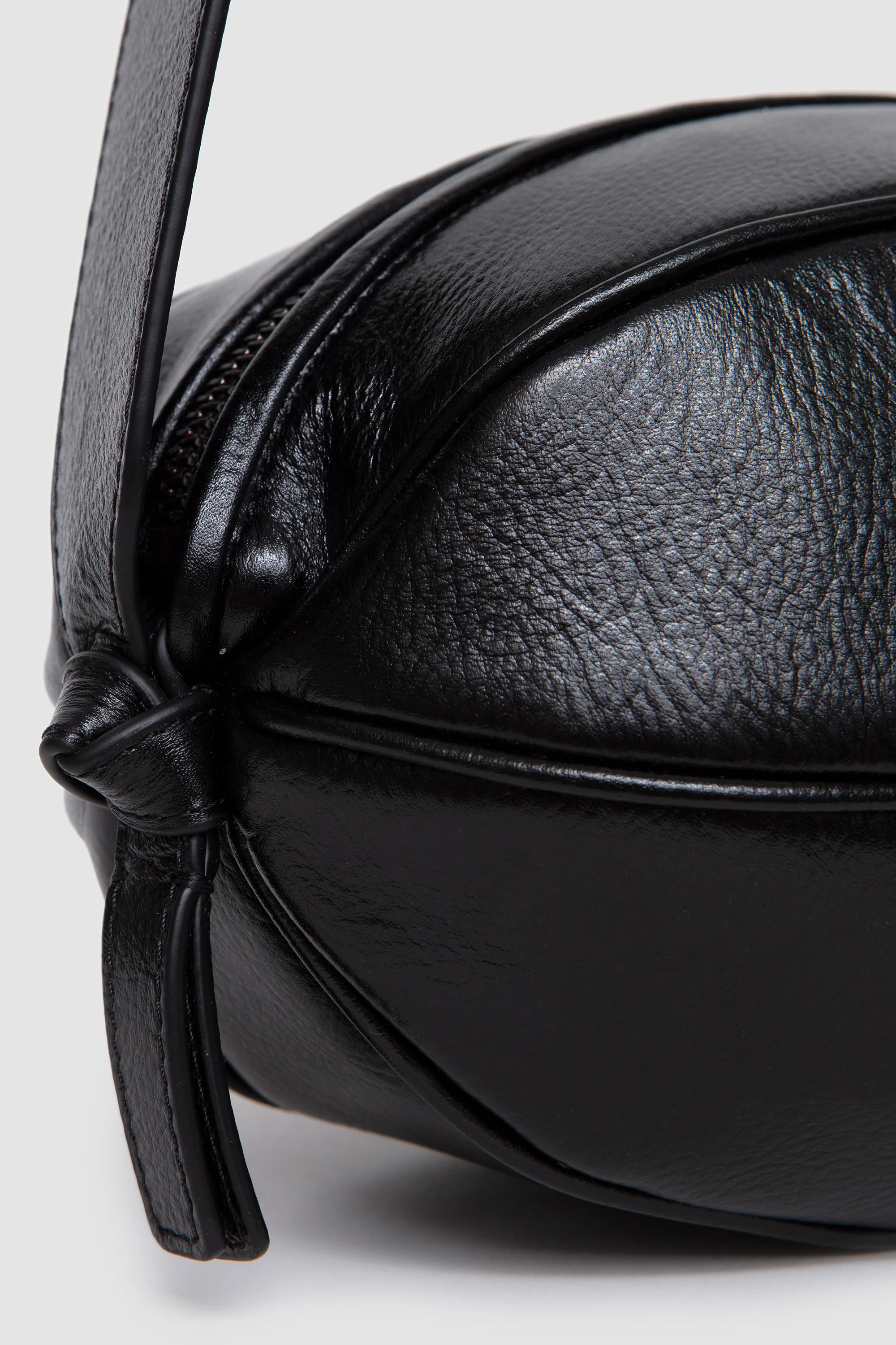 Boya L Distressed Black - Image 3