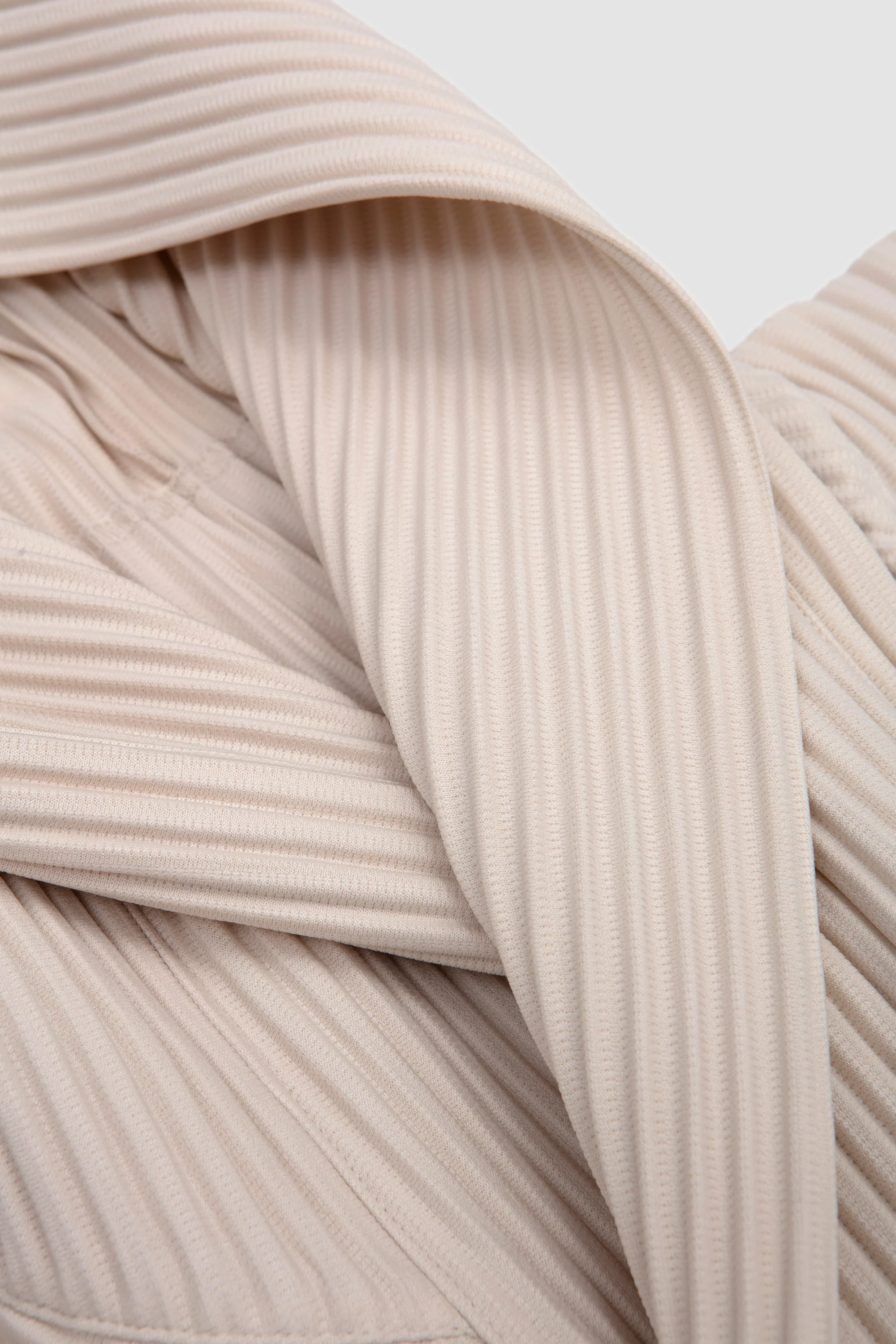 Monthly Colors: March Blouson Duomo Beige - Image 3