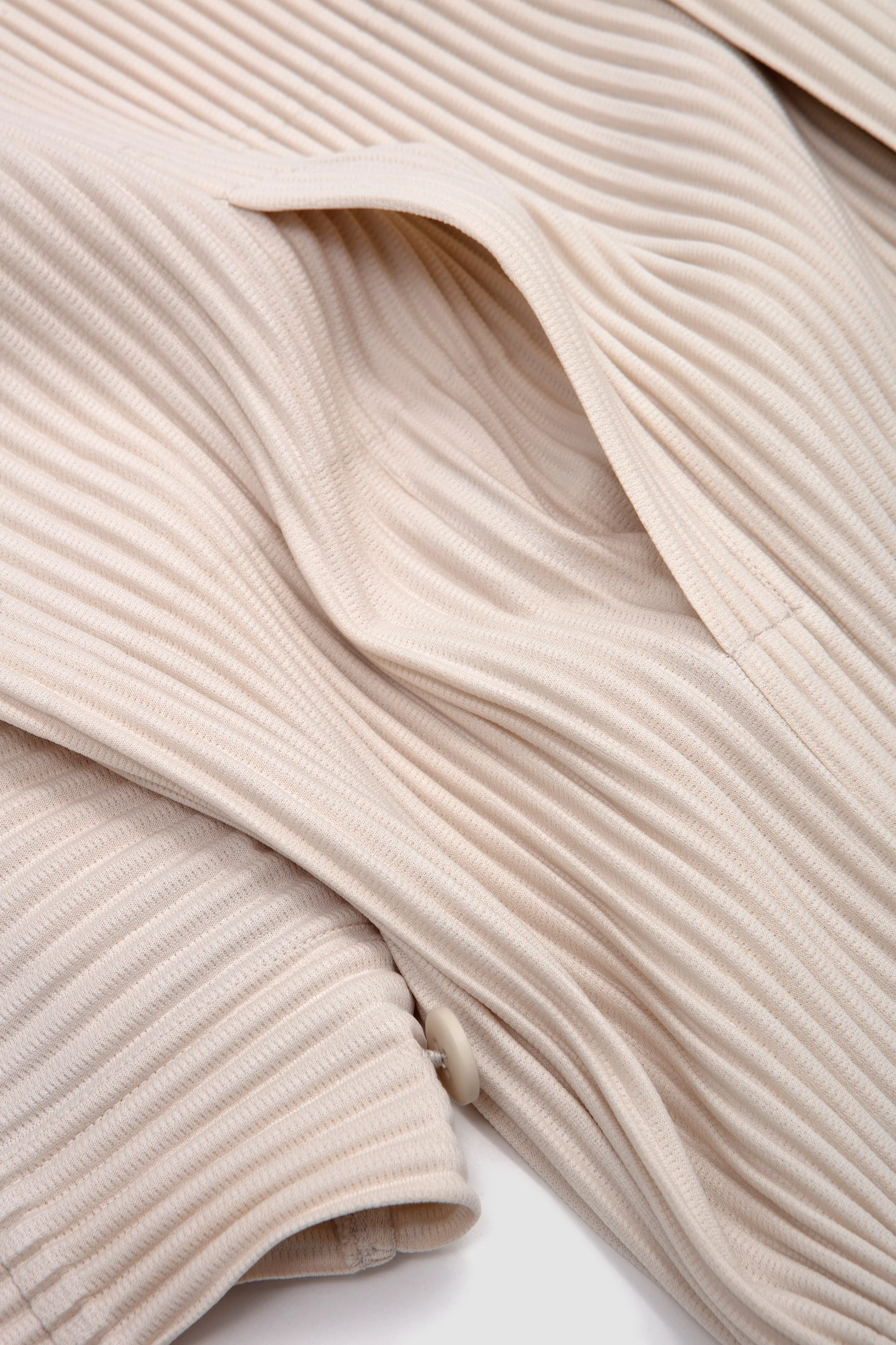 Monthly Colors: March Blouson Duomo Beige - Image 4