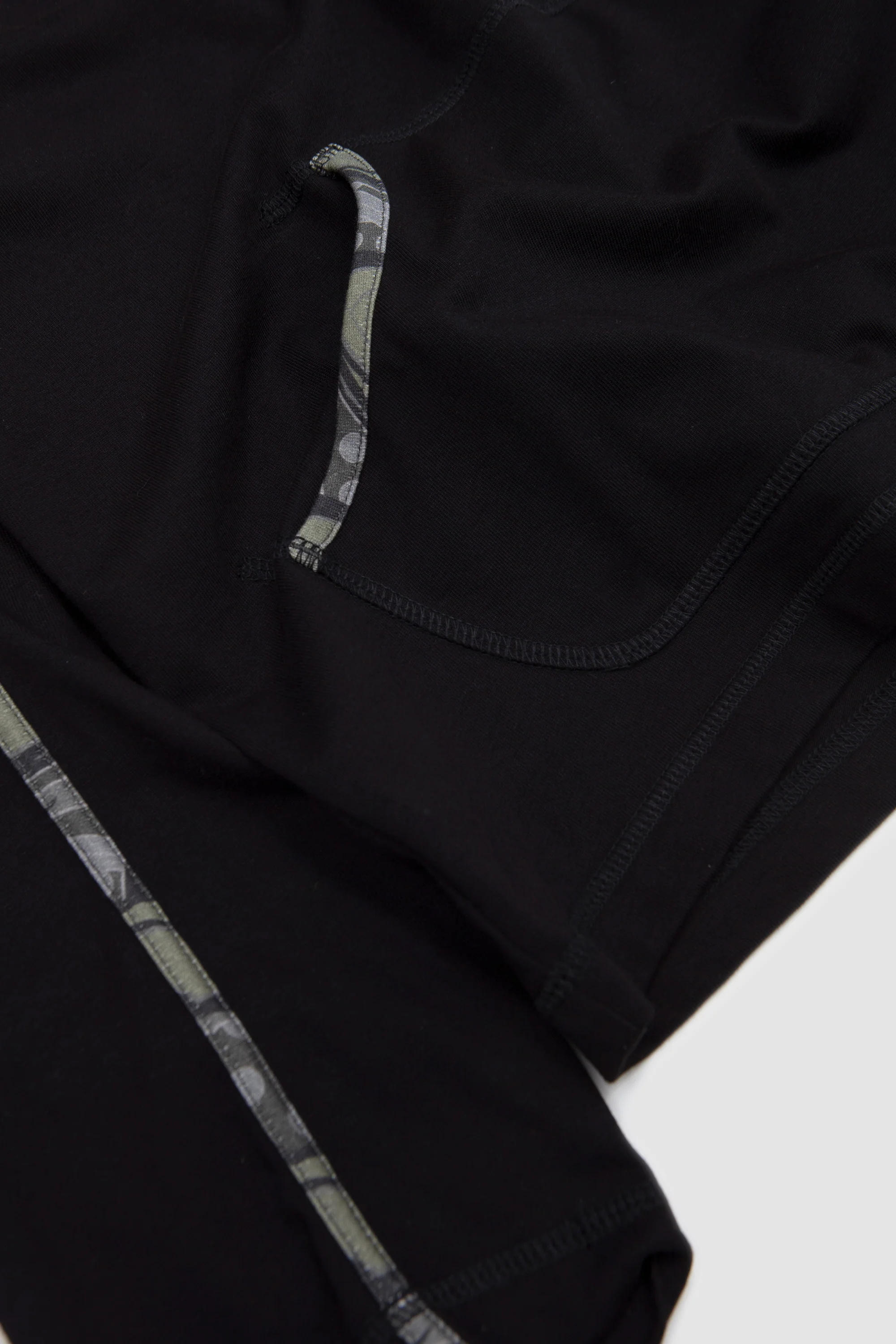 Gizi Hooded Top Black/ Sage - Image 10
