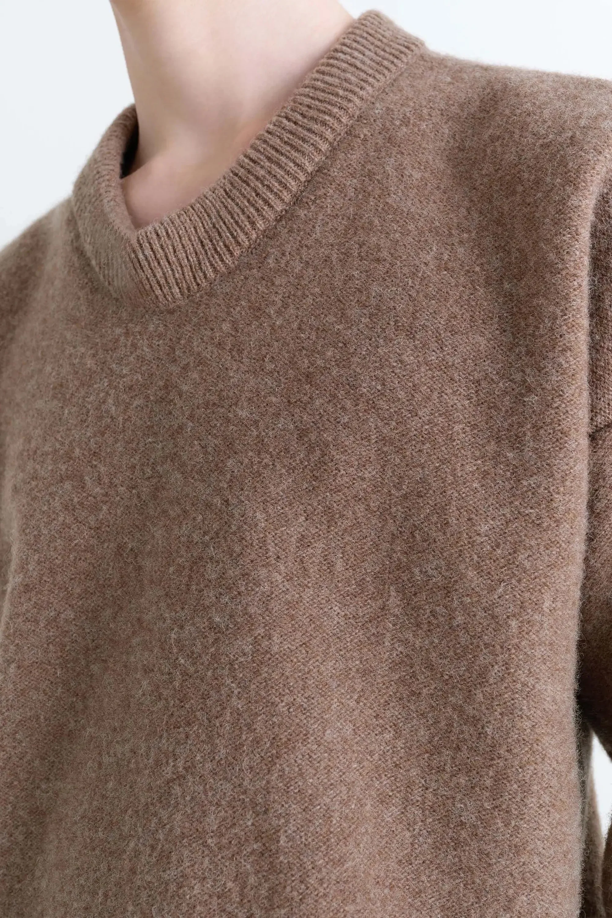 Boxy V Neck Sweater Hazelnut Melange - Image 5