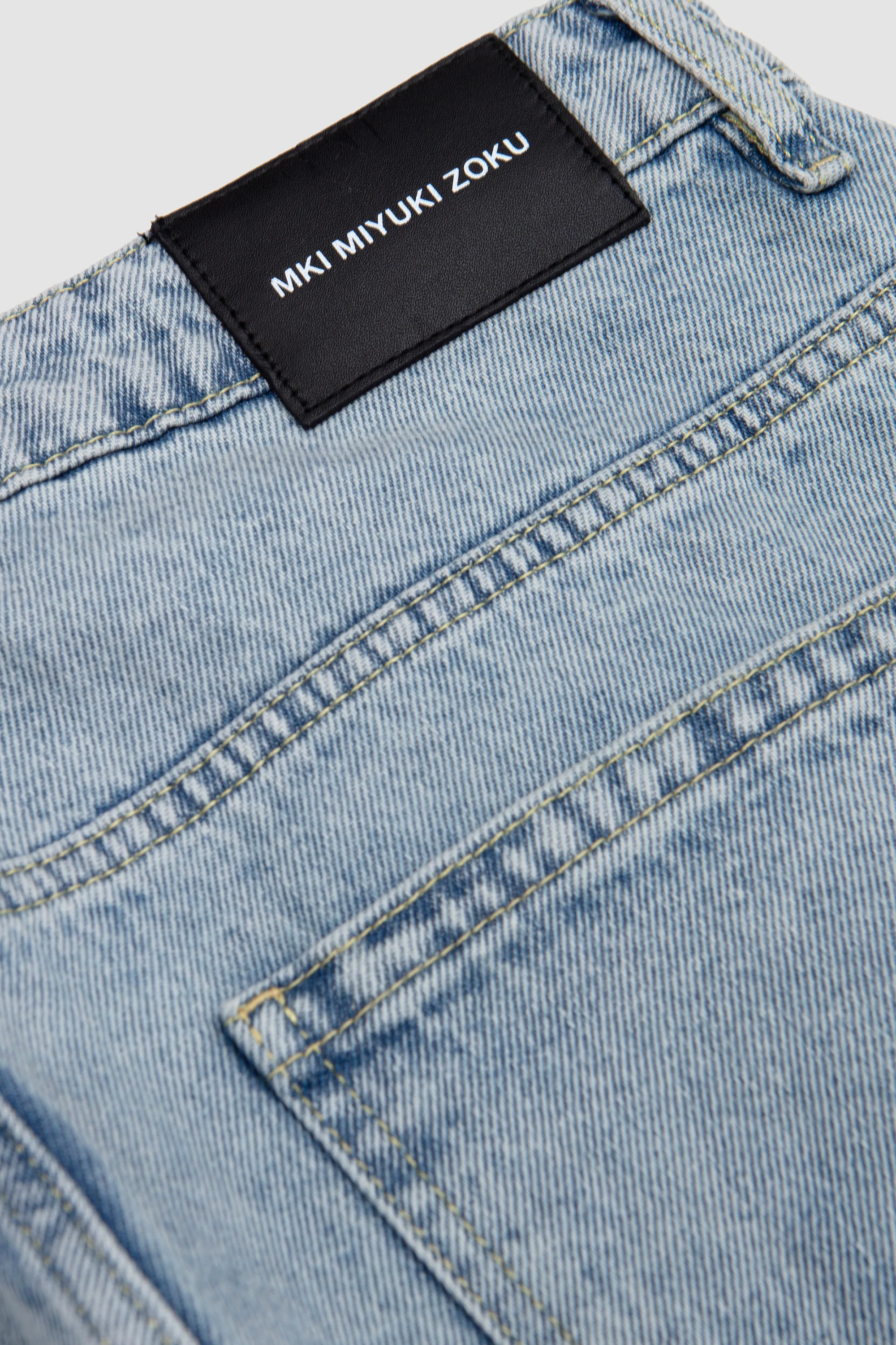Denim Classic Jeans Bleach Wash - Image 4