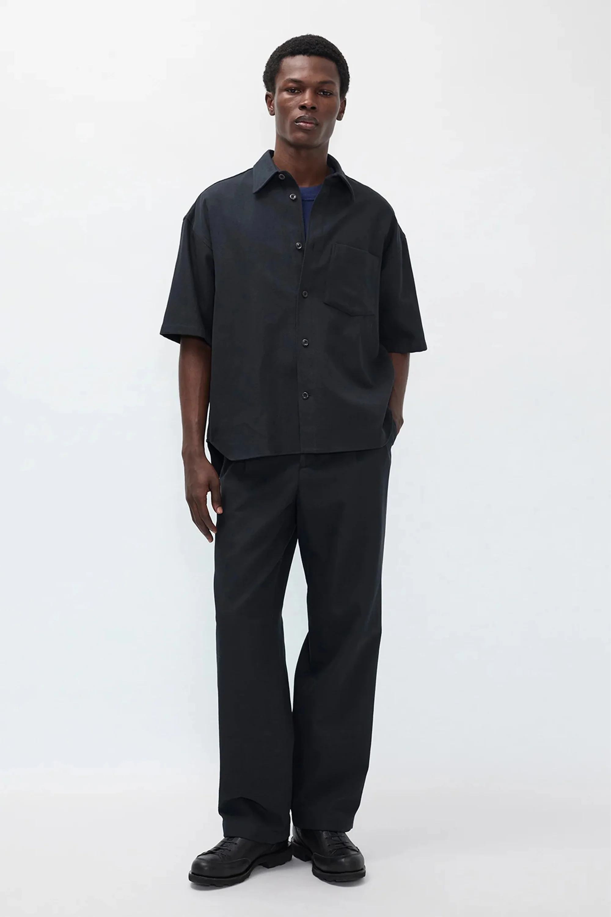 Hestur Relaxed Cotton Linen Twill Pleated Trouser Dark Navy - Image 2