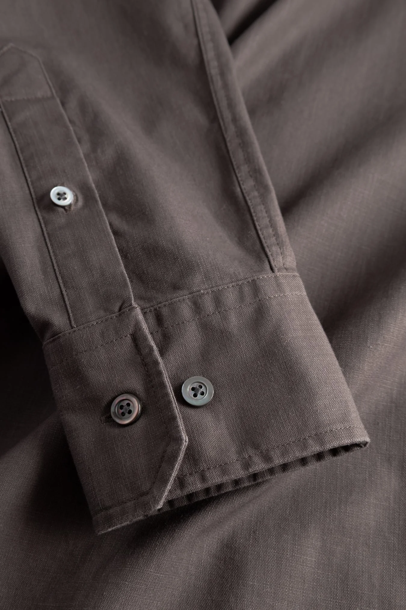 Kongshoved Cotton Faded Pigment Dyed Relaxed Shirt Shale - Image 4