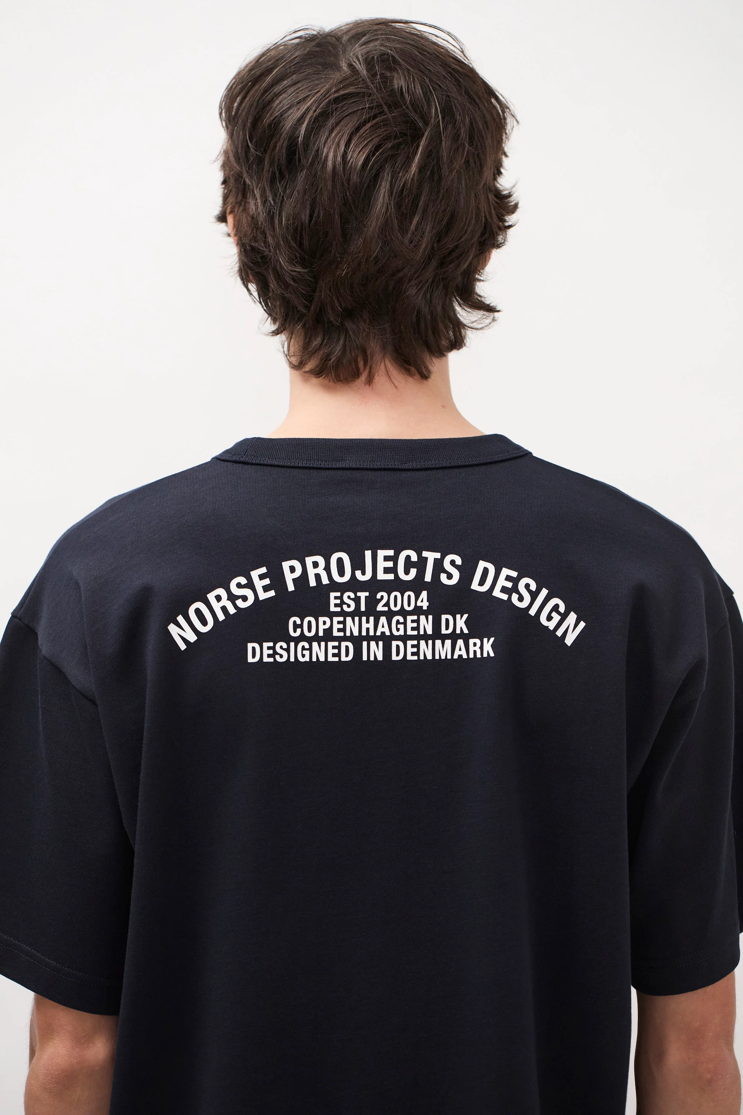Snekkersten Organic Arch Print T-Shirt Dark Navy - Image 5