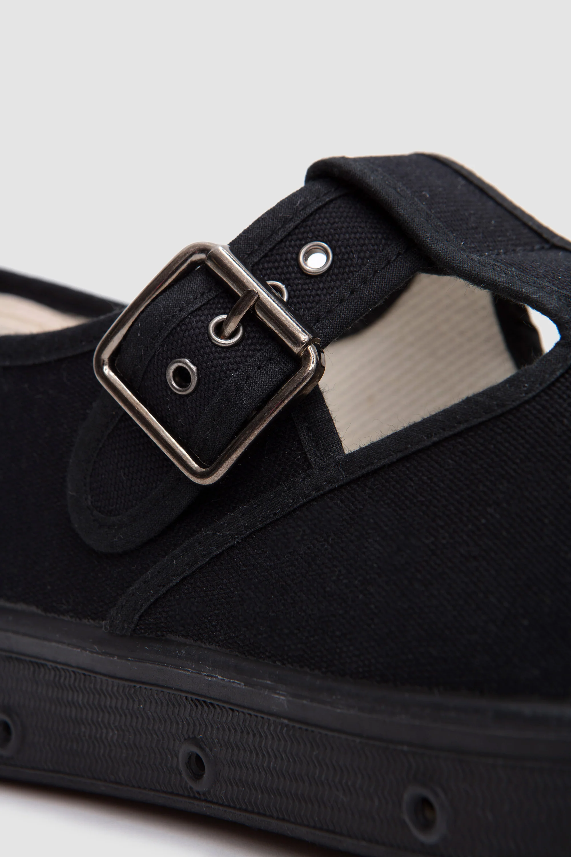 J2 Black Canvas - Image 6