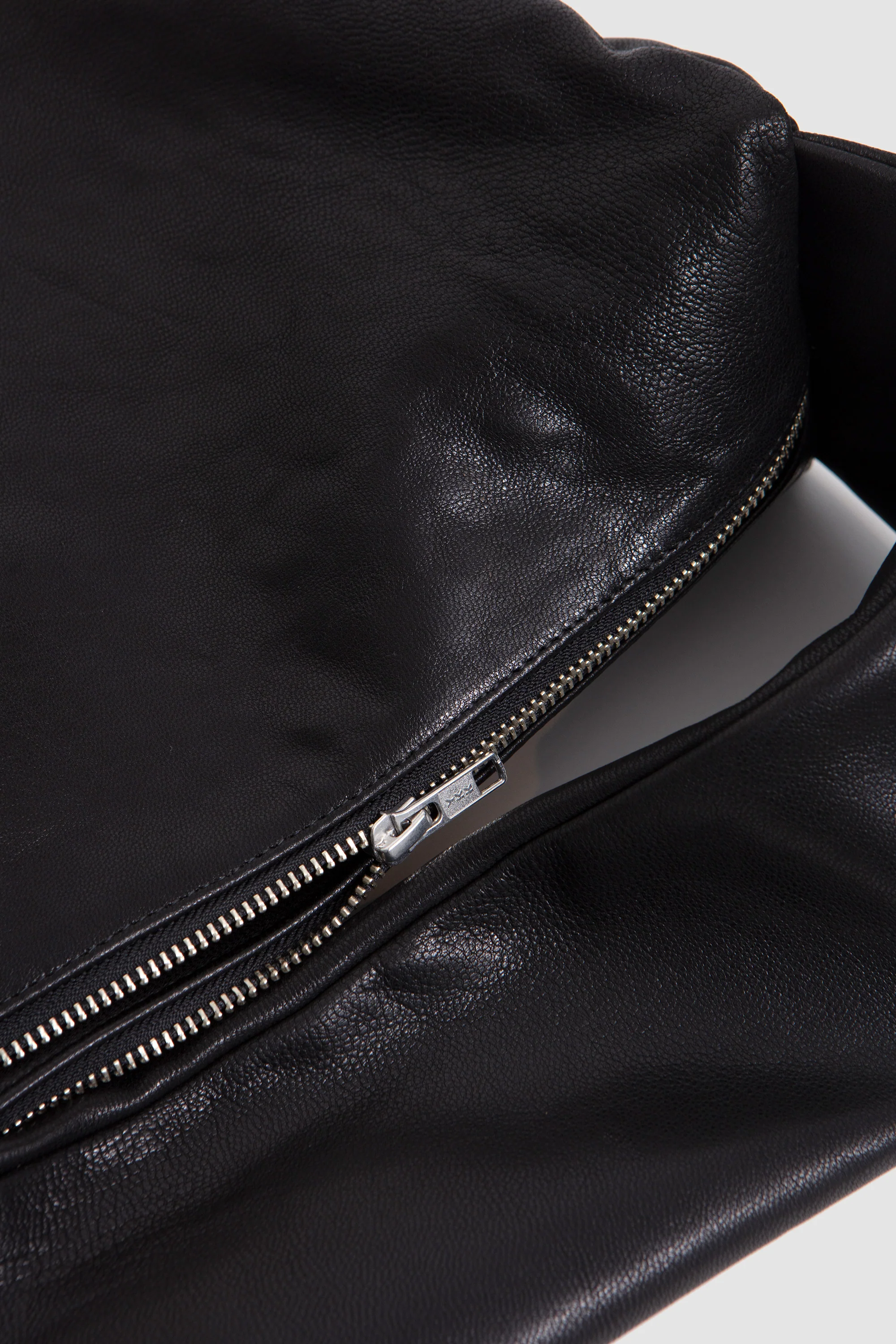 Shirring Handle Leather Shoulder Bag Black - Image 4