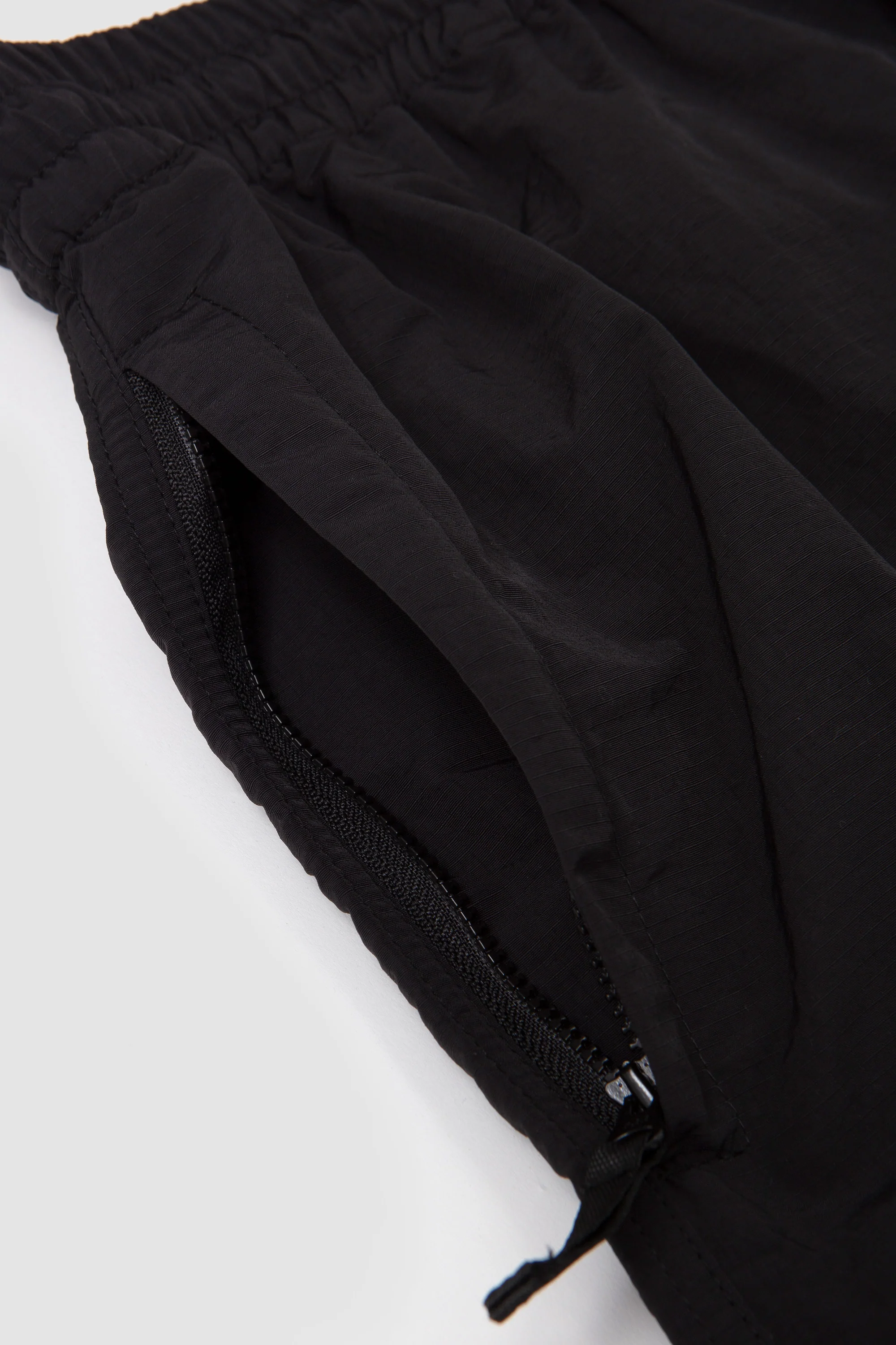 Mike Shorts Black - Image 4