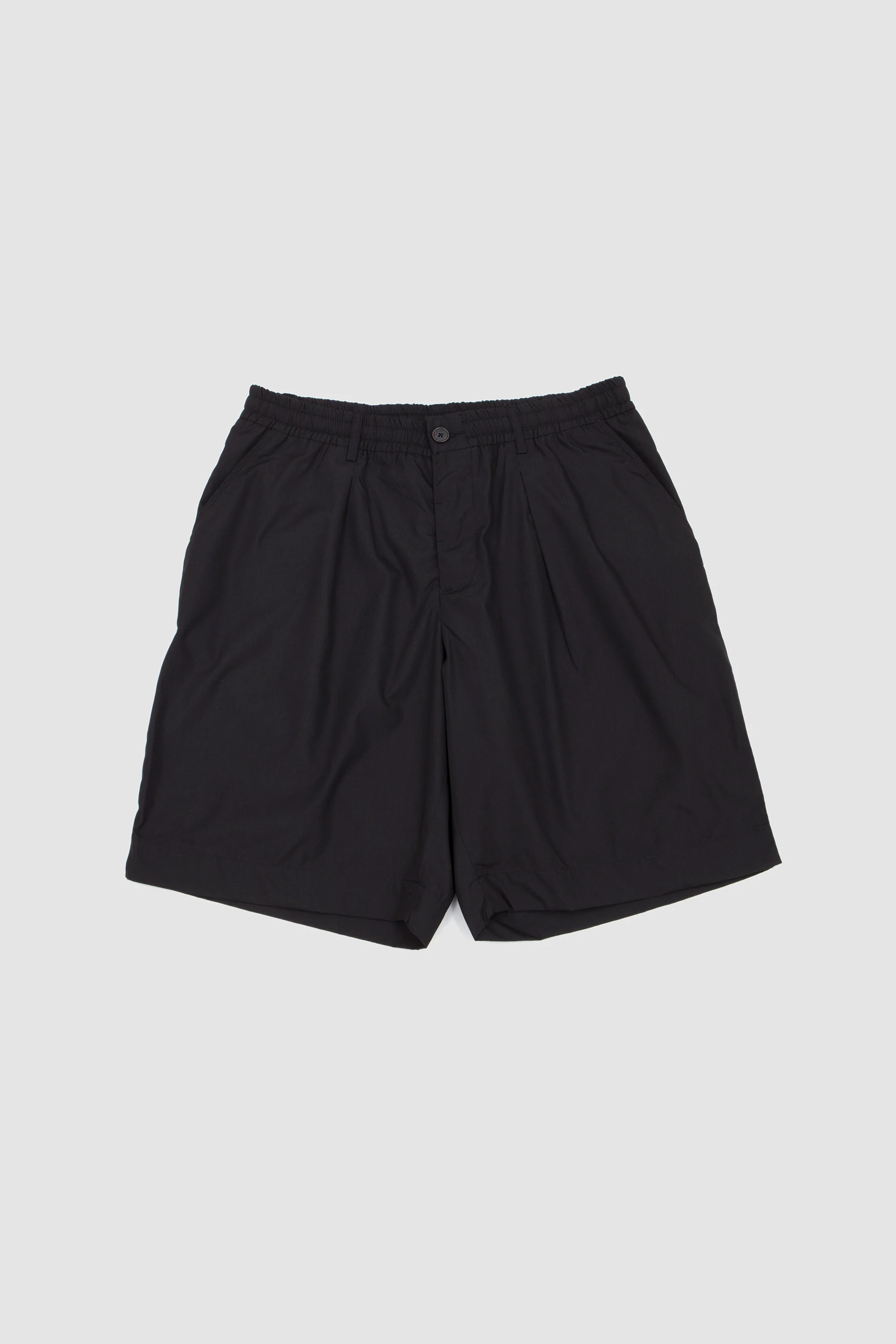 Pleated Track Short Rec. Poly Tech black